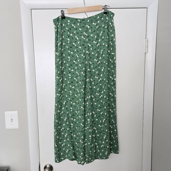 Reformation Green Floral Wide Leg Flowy Pants Size 12 - Picture 2 of 5